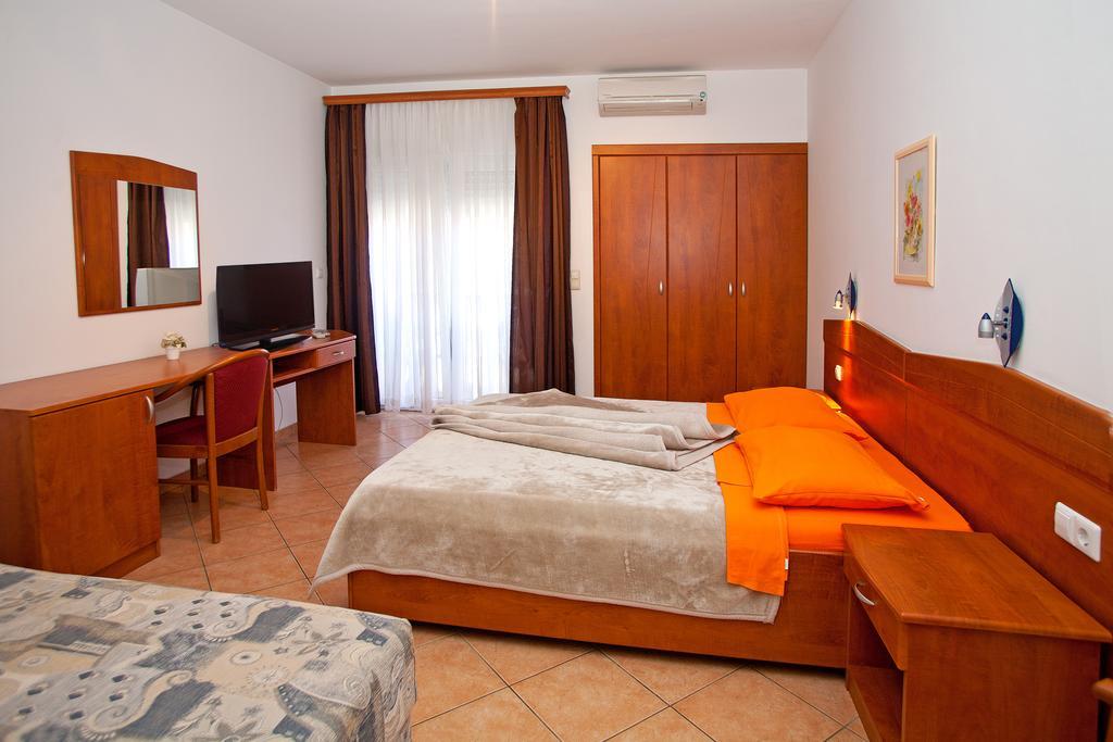 Guesthouse Villa Adria มาลินสกา ภายนอก รูปภาพ