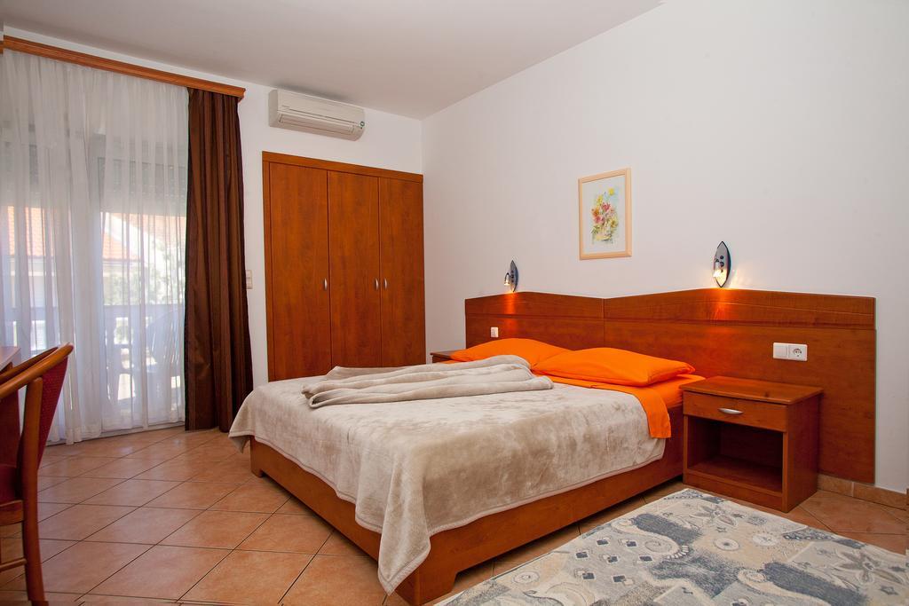 Guesthouse Villa Adria มาลินสกา ภายนอก รูปภาพ