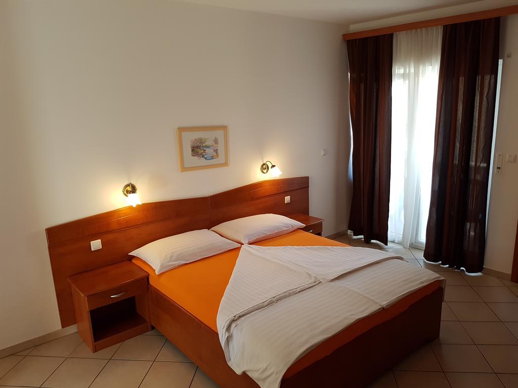 Guesthouse Villa Adria มาลินสกา ภายนอก รูปภาพ