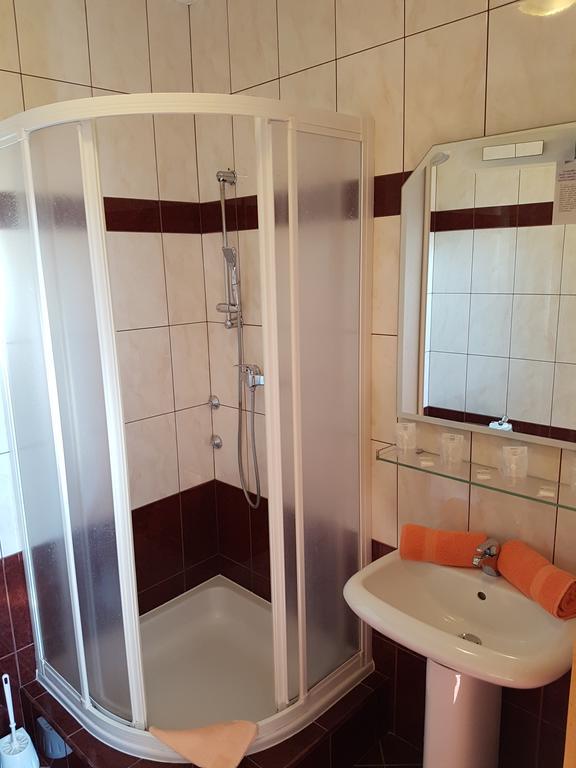 Guesthouse Villa Adria มาลินสกา ภายนอก รูปภาพ