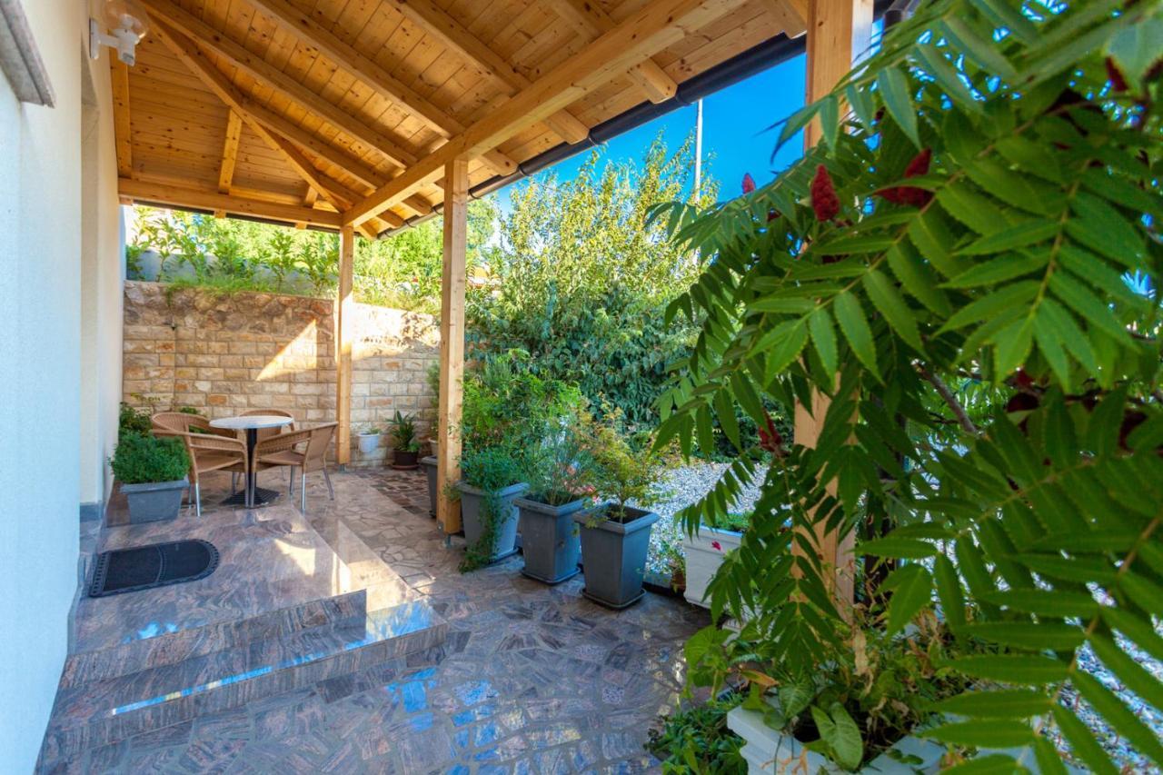 Guesthouse Villa Adria มาลินสกา ภายนอก รูปภาพ