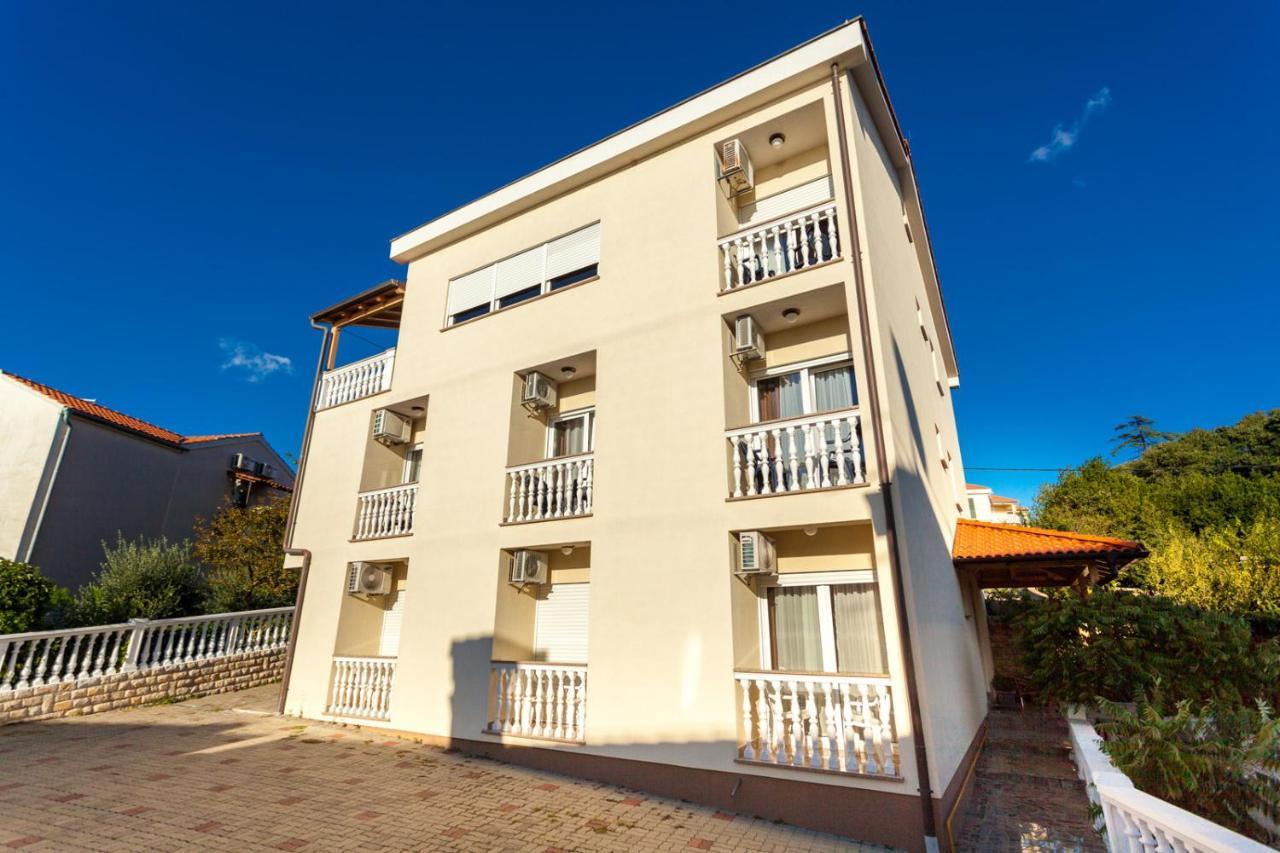 Guesthouse Villa Adria มาลินสกา ภายนอก รูปภาพ