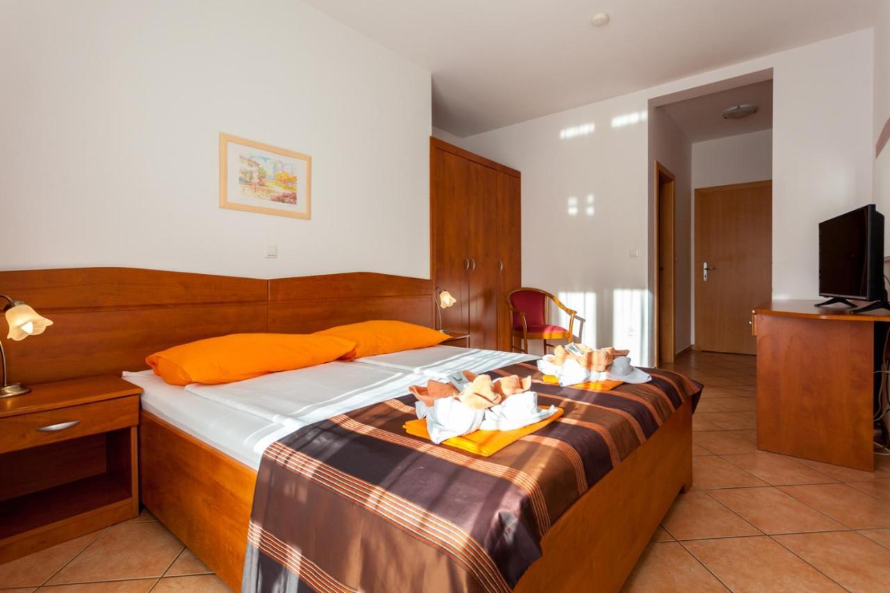 Guesthouse Villa Adria มาลินสกา ภายนอก รูปภาพ